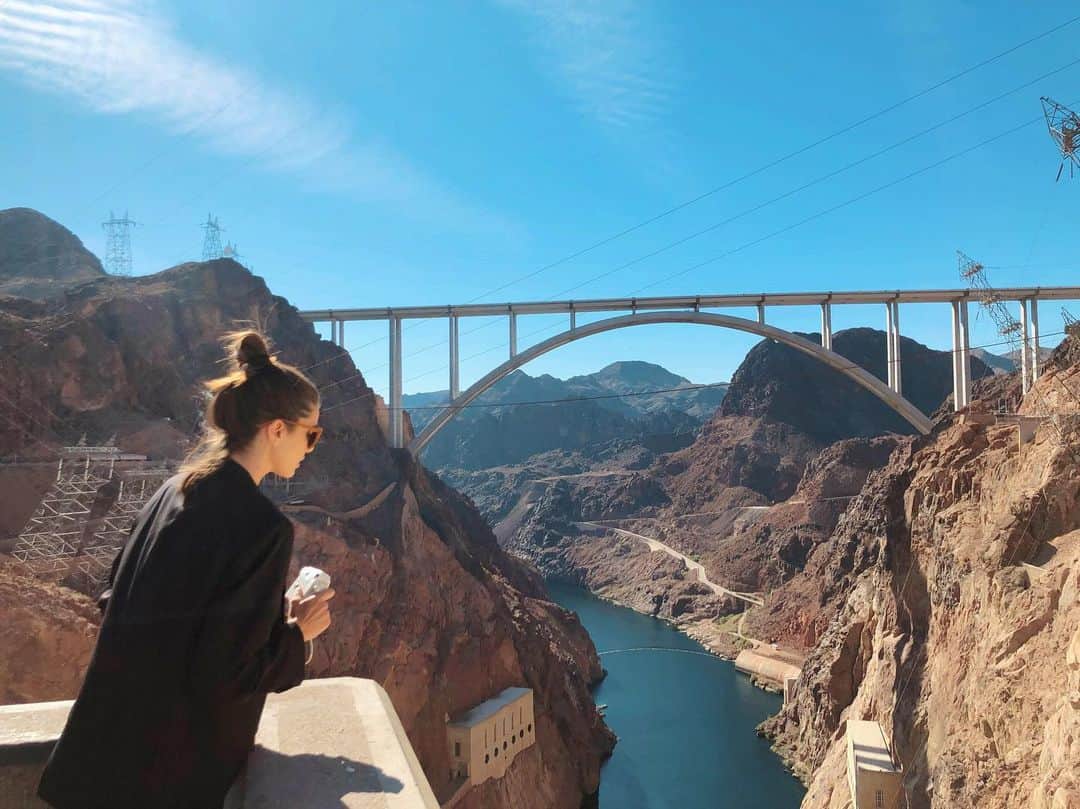 Camila Queirozさんのインスタグラム写真 - (Camila QueirozInstagram)「Hoover dam Nevada/Arizona  Rio Colorado」11月14日 6時23分 - camilaqueiroz