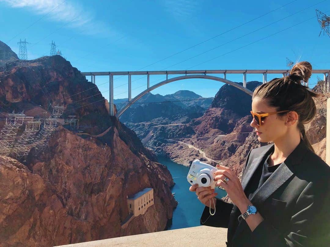 Camila Queirozさんのインスタグラム写真 - (Camila QueirozInstagram)「Hoover dam Nevada/Arizona  Rio Colorado」11月14日 6時23分 - camilaqueiroz