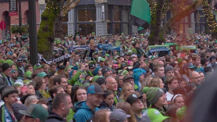マックルモアーのインスタグラム：「I never thought the first year of being apart of this ownership group would result in this.  But then again... Its Seattle.  WE GOT THE CUP 🏆 @soundersfc.  History.  And we bout to run it back next year.  Video: @jmdmcreative」