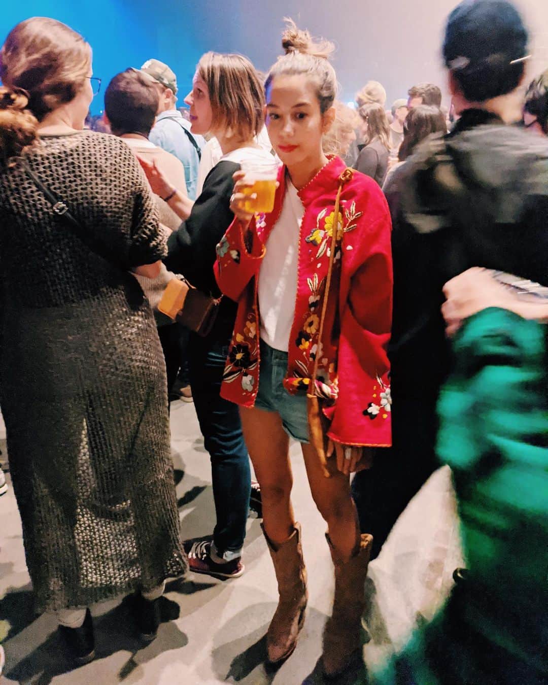 Rika Vanessaさんのインスタグラム写真 - (Rika VanessaInstagram)「昨日は6年ぶりの来日をした @mumfordandsons の ライブへ🌼🌼 ・ ブルーグラスとかフォークとか、 カントリーとか やっぱり好きです。 ・ バンジョーとギターが 合わさる音が好き🥺💕 ・ ライブのお客さんは 8割ぐらい外国人で 盛り上がり方も凄かったー！ ・ アンコールの時、 たったギター1本で メンバー4人全員で 歌ったのがとっても 素敵でしたー👏🏼👏🏼👏🏼❤️ ・ ・ 豊洲PIT、遠かったなw ・ 続々とアーティストが来日するから ライブ楽しみ☺️✌🏽❤️ ・ ・ ・ #mumfordandsons  #マムフォードアンドサンズ  #来日公演」11月14日 8時13分 - rikavanessa._