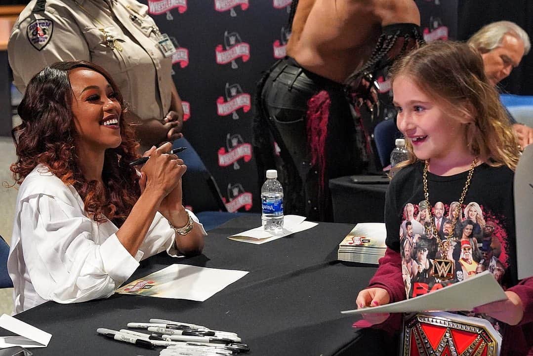 WWEさんのインスタグラム写真 - (WWEInstagram)「The #WrestleMania36 On-Sale Party is underway in Thunder Alley at Amalie Arena in Tampa! Members of the #WWEUniverse came out in full force and were treated to a meet and greet, as well as seeing some #WWENXT Superstars compete! Make sure to get your tickets NOW!」11月14日 9時01分 - wwe