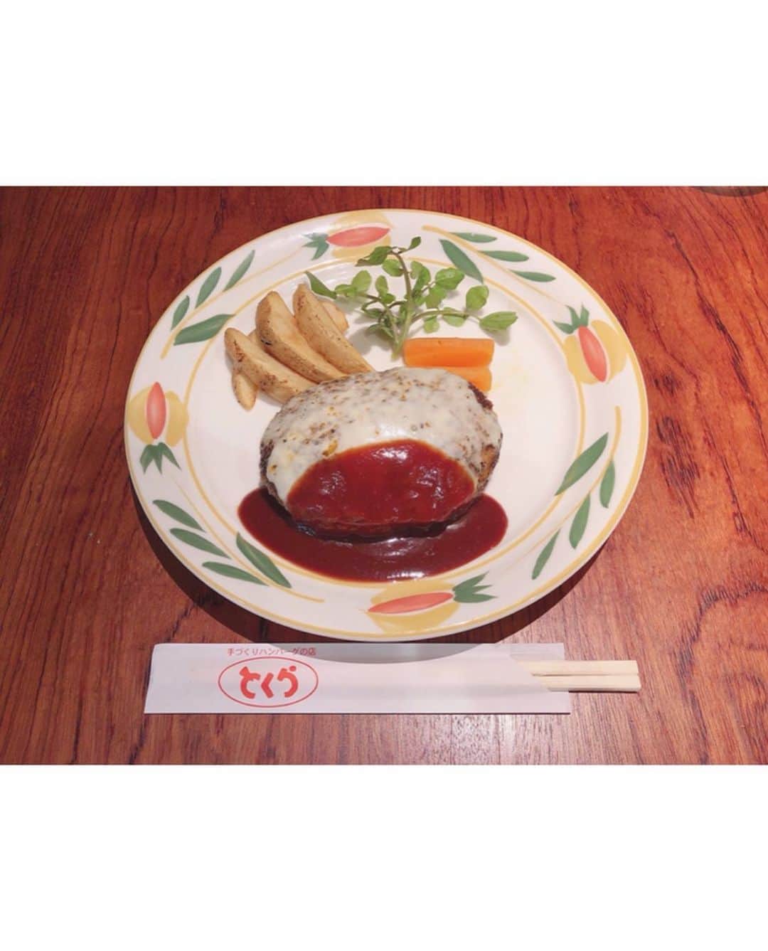 森保まどかさんのインスタグラム写真 - (森保まどかInstagram)「﻿ ﻿ ﻿ 弾丸で京都へ🍁﻿ ﻿ 東本願寺〜﻿ 木造建築の門が圧巻だった！﻿ 外国人観光客がたくさん。﻿ ﻿ それと食べた物たち。﻿ 生麩だいすき❤︎﻿ ﻿ ハンバーグも肉汁たっぷりで﻿ とても美味しかった〜﻿ ﻿ ﻿ ﻿ ﻿ ﻿」11月14日 19時56分 - madokamera_48