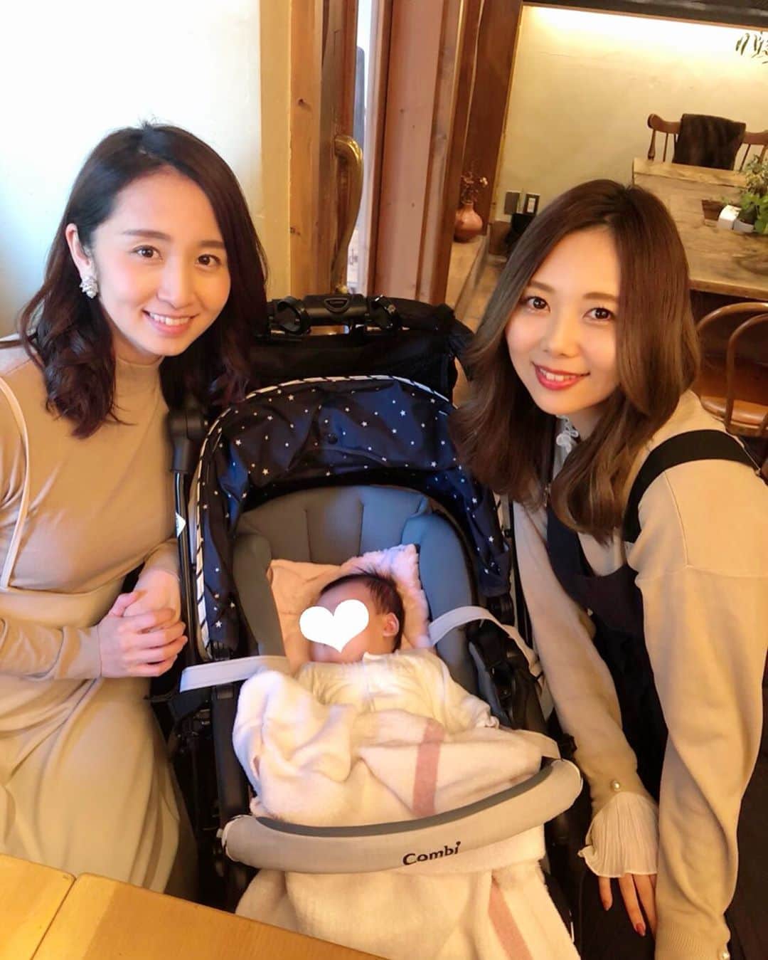 小野恵美のインスタグラム：「今日のLUNCH🍽 可愛くて優しいきりちゃんにとっても癒されました💕💕 娘は今日のお出かけも爆睡😴 抱っこは次回してもらおう〜🤱 #ランチ #lunch #ママ #女の子ママ #女の子ベビー #赤ちゃんのいる生活 #baby #赤ちゃん」