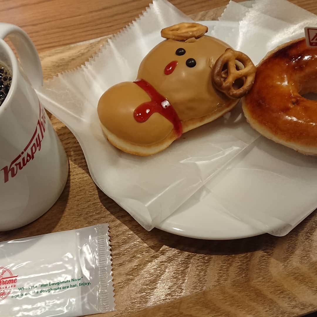 長塚全さんのインスタグラム写真 - (長塚全Instagram)「頭を使った時は甘ったるいドーナツとコーヒーす。 #クリスピークリーム」11月14日 18時30分 - zen_nagatsuka