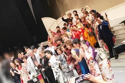 小林奈々絵さんのインスタグラム写真 - (小林奈々絵Instagram)「11月12日に #東京国際フォーラム ホールAで「 #令和歌の祭典 2019」が盛大に開催されました✨ #第一興商 グループ である #日本クラウン と #徳間ジャパンコミュニケーションズ 所属の歌手の皆さんが出演🎶  #北島三郎 さんをはじめ、#吉幾三 さん、#鳥羽一郎さん、 #南こうせつ さん、 #イルカ さん、 #純烈 の皆さんなど #大御所 から #若手 まで総勢31組のアーティストが一堂に会したコンサート😍 満員御礼✨豪華絢爛✨夢のようなステージに5000人のお客様は時を忘れ、歌の世界に酔いしれました😭  超豪華出演者をまとめる大役を終始 笑顔で務めていらっしゃったのがメイン司会の #森口博子 さん✨ 小さい頃から憧れていた森口さんの隣に私も立たせて頂けるなんて…光栄過ぎて足が震えました😭 森口さんと出会った人はみんな好きになっちゃいますよ😍名司会者としても、人としても、心から尊敬しています✨  そんなステージの様子を御大 北島三郎さんは舞台袖のモニター前でずっと見守ってくださっていました😭 人生の大先輩からのお言葉は、一語一句 深みと重みがあって心にズシンと響きます😭私 生きてて良かった😭  若手歌手を北島さんが紹介するコーナー等もあったり、歌や仲間への愛がギュッと詰まったコンサート😭💕 そんな「「令和・歌の祭典 2019」の模様は12月7日(土)19:00より #BS-TBS にて放送予定です📺是非ご覧ください💕」11月14日 18時48分 - nanae_kobayashi777