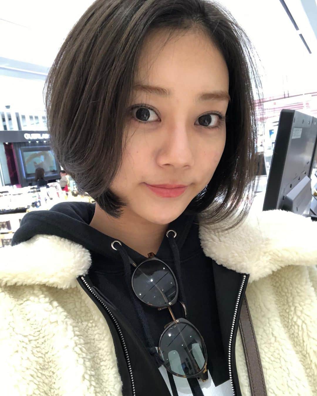 のインスタグラム：「吉岡さんありがとうございました❤️ べりぐっ　お気にっ　🙏✌︎✌︎ 来週からのロケ頑張ろっ #airaoyama #air #青山」