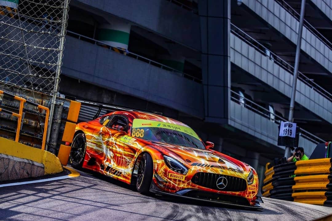 Mercedes AMGさんのインスタグラム写真 - (Mercedes AMGInstagram)「The @fia.official GT World Cup is on! Six Mercedes-AMG GT3s by @craftbambooracing, @gruppem_racing, @soliteindigo and @zunmotor enter the world’s toughest street race. The main race on the legendary Guia Circuit in Macau kicks off Sunday. Stay tuned!  #MercedesAMGMotorsport #AMGGT3 #MacauGP #MercedesAMG #AMG #FIA #GTWorldCup #FIAGTWorldCup #Macao #DrivingPerformance #AMGMeetsArt」11月14日 19時09分 - mercedesamg