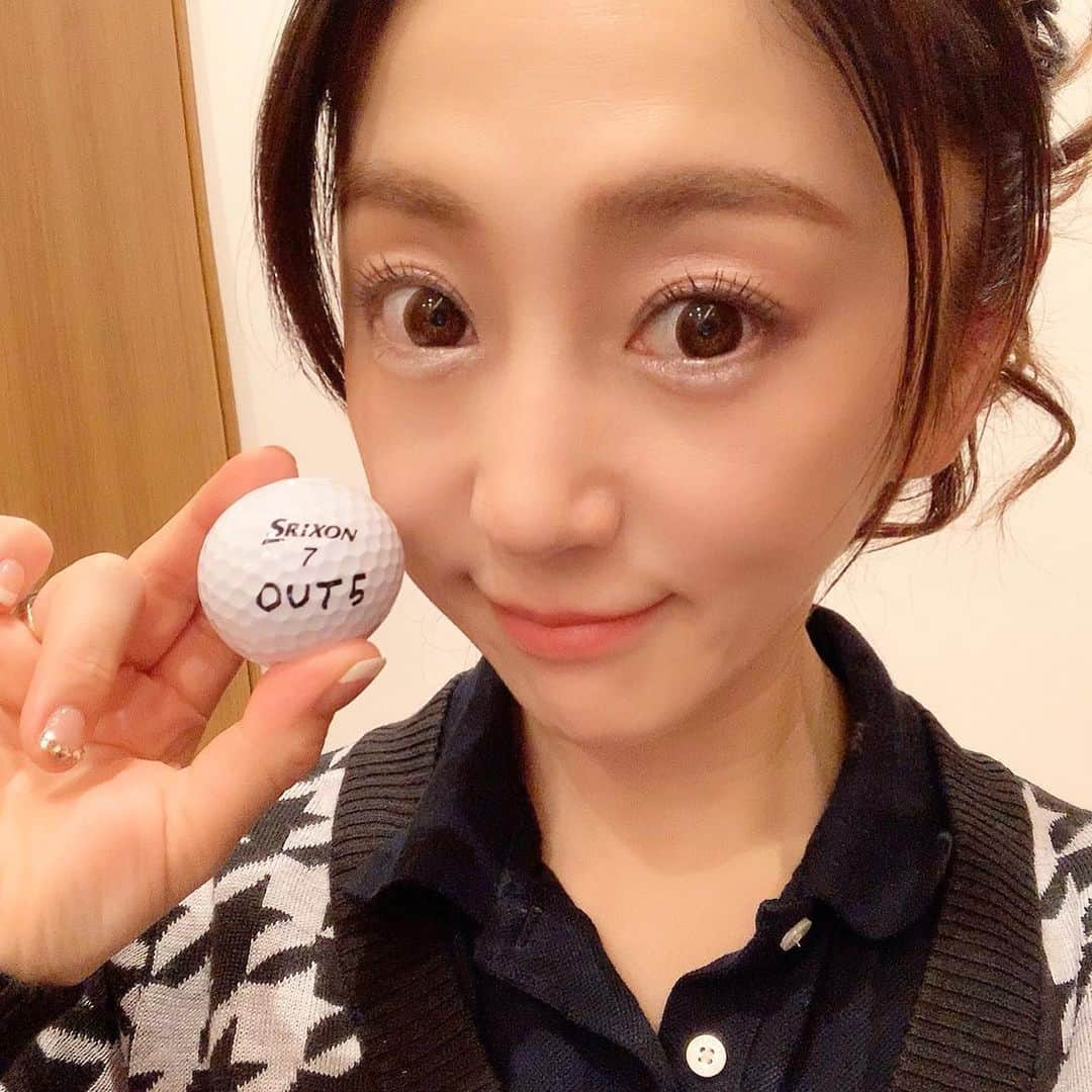 柑谷あゆみさんのインスタグラム写真 - (柑谷あゆみInstagram)「GTBカップ第9戦⛳️ 先月お休みしたので、なんかすごく久しぶりな感じがしましたが、ご参加頂いた皆様♡昨日も1日楽しい時間をありがとうございました❤️ このコースは一年ぶりですが、去年より10打も多く叩いてしまいました😱 グリーン周りまでは好調なのに、アプローチとパターが最悪な状態でした😭😭😭 来月最終戦までにはなんとかしたいです😣🥺❗️ ・ #GTバーディーズカップ#GTバーディーズ #ゴルフトゥデイ#GOLFTODAY#三栄書房#srixon#z_stars  #ラウンド#fujikurashaft #ゴルフウェア  #riendasuelta #リエンダスエルタ #ゴルフ女子#女子ゴルフ #ゴルファ #golf  #golfing  #golflife  #golfgirl  #instagolf  #golfer #girlgolfer #골프 #골프웨어 #กอล์ฟ#ゴルフ大好き #ゴルフコーデ #ゴルフコーディネート #ゴルフファッション#ゴルフ好きな人と繋がりたい」11月14日 10時54分 - kantani_ayumi