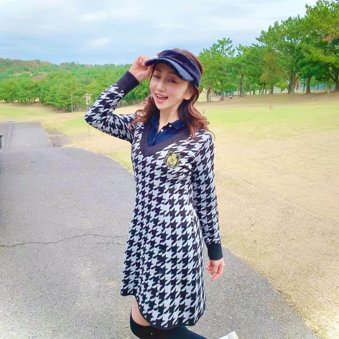 柑谷あゆみさんのインスタグラム写真 - (柑谷あゆみInstagram)「GTBカップ第9戦⛳️ 先月お休みしたので、なんかすごく久しぶりな感じがしましたが、ご参加頂いた皆様♡昨日も1日楽しい時間をありがとうございました❤️ このコースは一年ぶりですが、去年より10打も多く叩いてしまいました😱 グリーン周りまでは好調なのに、アプローチとパターが最悪な状態でした😭😭😭 来月最終戦までにはなんとかしたいです😣🥺❗️ ・ #GTバーディーズカップ#GTバーディーズ #ゴルフトゥデイ#GOLFTODAY#三栄書房#srixon#z_stars  #ラウンド#fujikurashaft #ゴルフウェア  #riendasuelta #リエンダスエルタ #ゴルフ女子#女子ゴルフ #ゴルファ #golf  #golfing  #golflife  #golfgirl  #instagolf  #golfer #girlgolfer #골프 #골프웨어 #กอล์ฟ#ゴルフ大好き #ゴルフコーデ #ゴルフコーディネート #ゴルフファッション#ゴルフ好きな人と繋がりたい」11月14日 10時54分 - kantani_ayumi