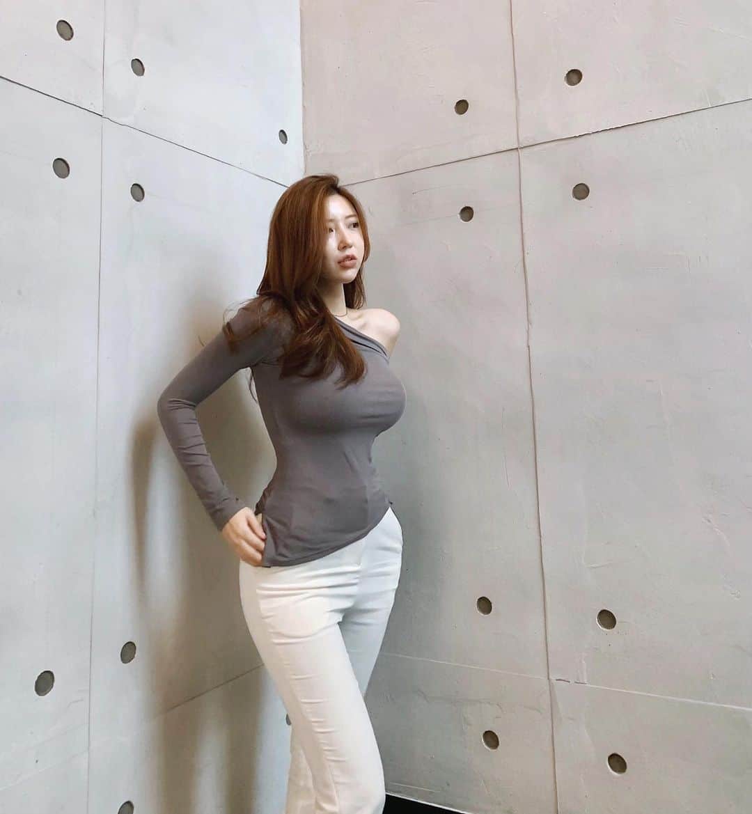 Choi Somiさんのインスタグラム写真 - (Choi SomiInstagram)「⠀⠀⠀⠀ #글랜더 #glander  하늘이 그레이색이야 그래 이새.. 아니」11月14日 10時55分 - cxxsomi