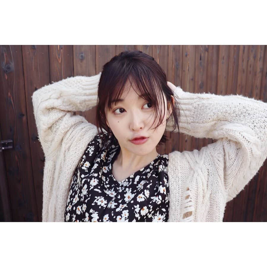 忍野さらさんのインスタグラム写真 - (忍野さらInstagram)「髪の毛伸びたから結べるようになったの〜  ほら！ほら！」11月14日 10時57分 - oshinosara