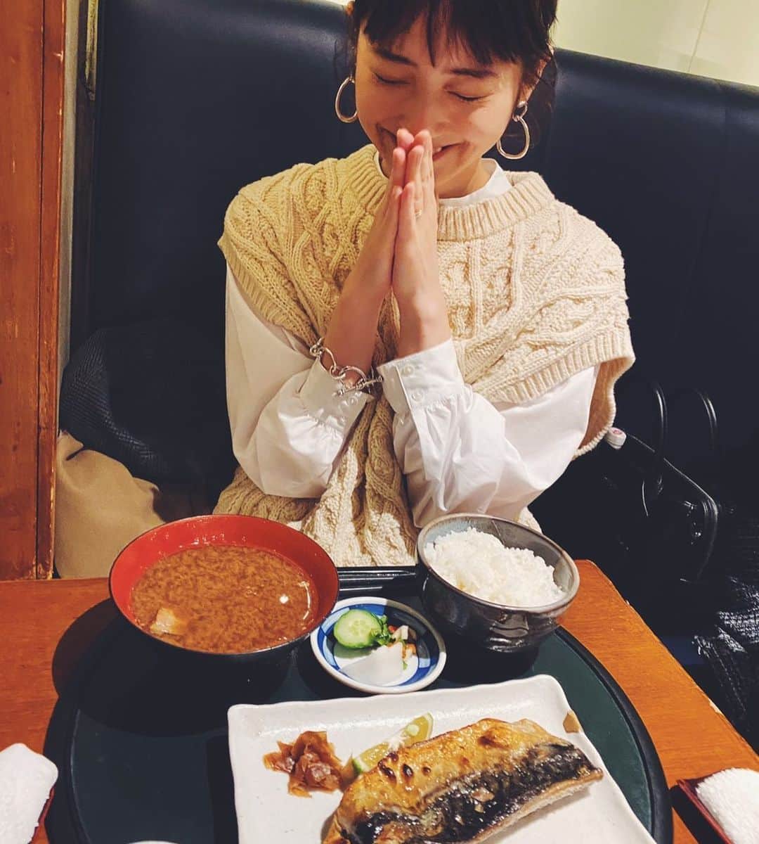のインスタグラム：「いつかのお姉さんとランチ🍙 和食がやっぱり落ち着くよね〜と この日は買い物も行き気持ちもほくほく #佐々木希　さん」
