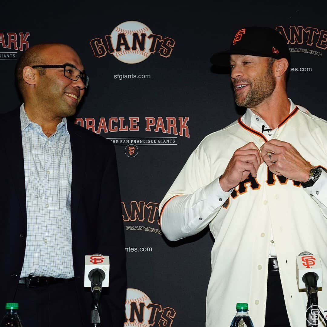 サンフランシスコ・ジャイアンツさんのインスタグラム写真 - (サンフランシスコ・ジャイアンツInstagram)「Day 1️⃣ as Manager of the #SFGiants is in the books.」11月14日 11時00分 - sfgiants