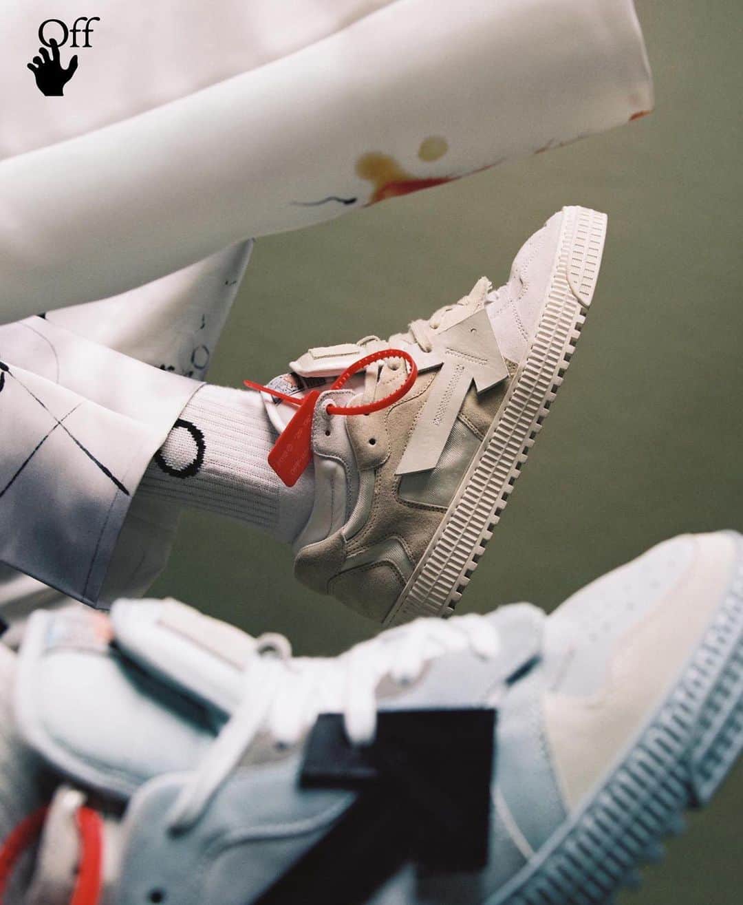 I.T IS INSPIRATIONさんのインスタグラム写真 - (I.T IS INSPIRATIONInstagram)「“Floating Arrow” ↗️ - SS20 Off-White™️ floating arrow sneakers now available @off____white____hongkong  Photography c/o @thibautgrevet - #ITHK #ITisInspiration #offwhite #Sneakers #floatingarrow」11月14日 11時11分 - ithk