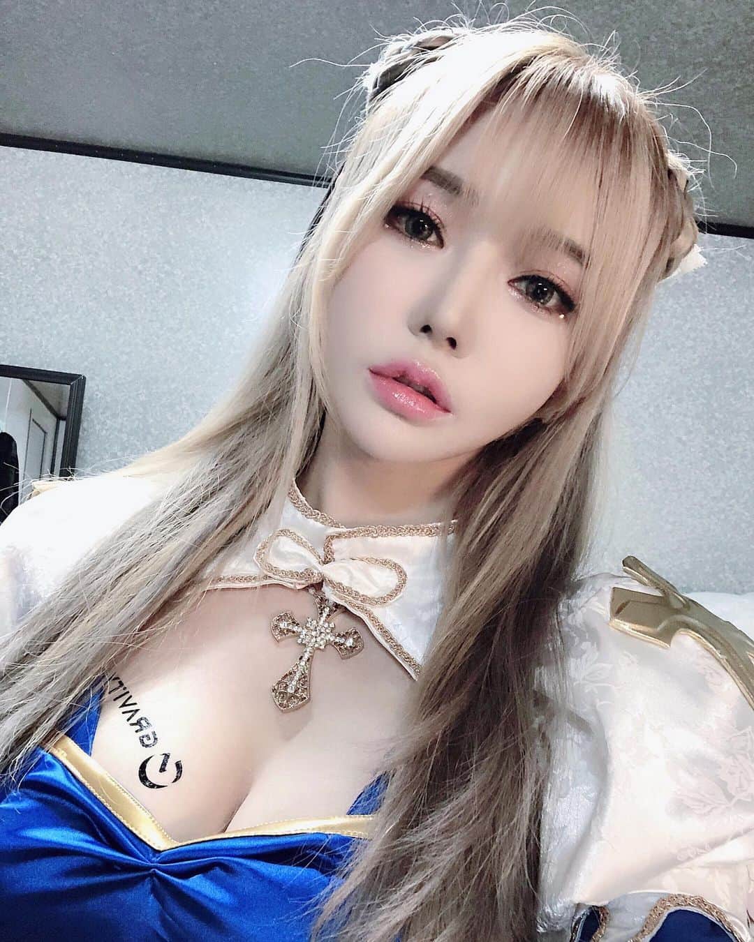 のインスタグラム：「인생캐 again❤️#아크비숍 그라비티 the love🥺❣️ 지스타 라그나로크에서 만나요 오늘의  포토타임 무대와 포토존 반반타임이구 1시20분-2시  4시10분-4시50분  5시40분-6시 . . #그라비티 #지스타 #라그나로크 #gstar모델」