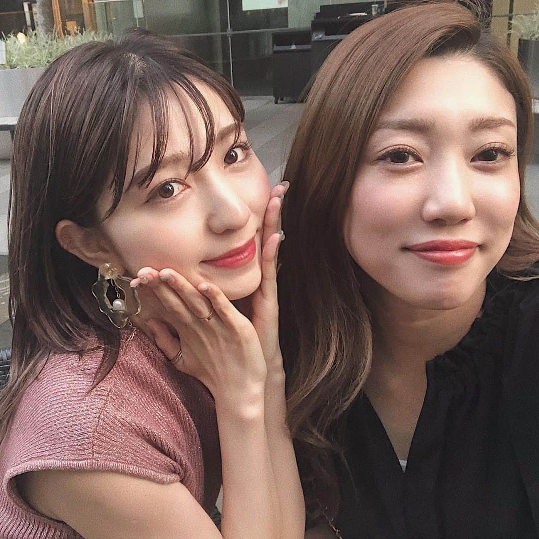 のインスタグラム：「10月の未希🖤 . ちょっと前まで半袖着てたのに今やもうヒートテックきてアウターも着ちゃってる👵🏻真冬どうしよ👵🏻👵🏻 . #高校で先生に一番怒られてたの瞳らしい #一番は絶対嘘やけどその記憶はわろた #気づけば付き合い長すぎて出会ってからの年月に恐怖覚えました #私はこの日も安定のiPhoneを手放す #一緒に探してくれてありがとう😇」