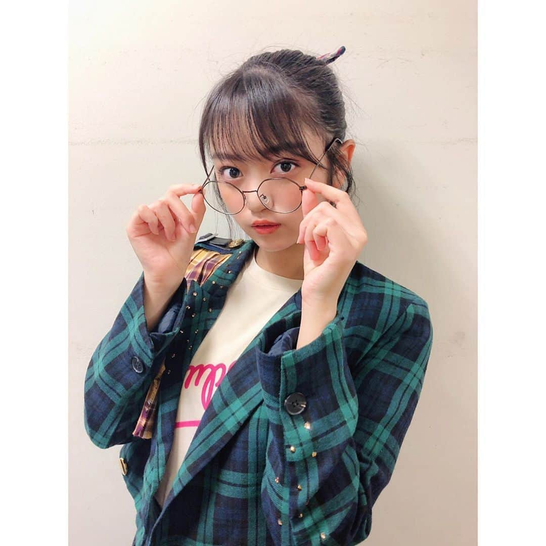 吉川茉優さんのインスタグラム写真 - (吉川茉優Instagram)「そろそろ真面目になります。mayu.♡ ＊ ＊ ＊ #メガネ女子 #メガネ #眼鏡 #メガネコーデ #丸眼鏡 #勉強頑張る系 #韓国とかにいそう #家では眼鏡っ子 #アプガ2 #instagood #instalike #instafashion」11月14日 12時06分 - mayu_yoshikawa_uug2ki