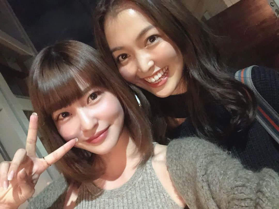 岸明日香さんのインスタグラム写真 - (岸明日香Instagram)「茜ちゃんとのりぴーと明太とろろ鍋💕 @akane_katafuchi  @norikofukuda212  大好きな美女2人に挟まれてほろ酔いです🙆‍♀️❤️←顔は真っ赤笑 のりぴーとは舞台「PSY・S」も観にいったよ💕 楽しかったあ👻✨」11月14日 12時38分 - aspoo02