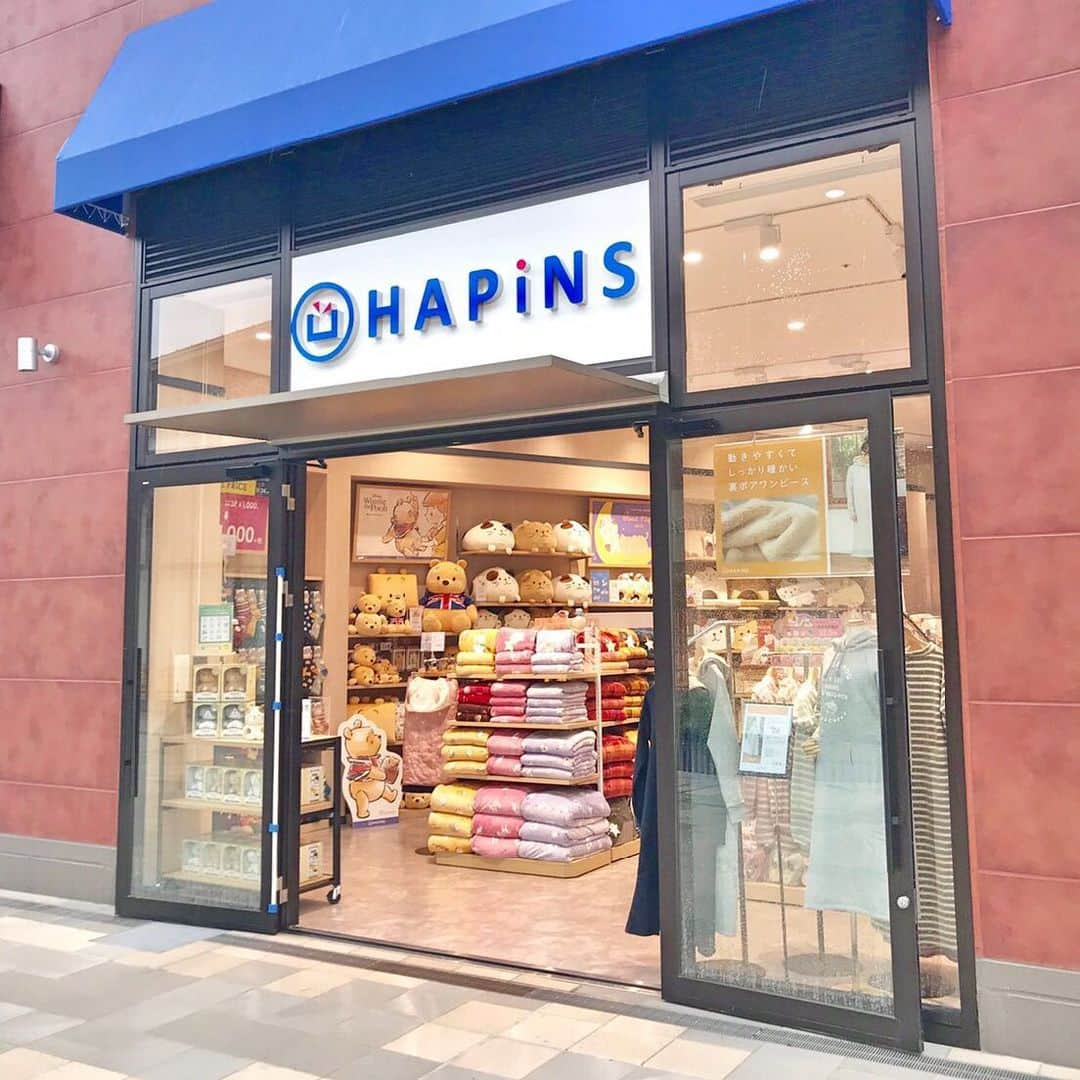 HAPiNSさんのインスタグラム写真 - (HAPiNSInstagram)「2019年11月13日(水)にHAPiNS(ハピンズ)南町田グランベリーパーク店がOPENしました♪ - <OPEN記念企画実施中！> ☆お買い物されたお客様先着500名にノベルティをプレゼント♫ - ☆通常3足1000円のソックスが、 なんとなんと4足1000円に！ - <New arrival> - 人気のFuku Fuku Nyankoにお鍋が登場♫ にゃんこ鍋でポカポカ温まろう^ ^ - 加湿器コーナー♫ これからどんどん乾燥しますよ〜(＞＜) Fuku Fuku Nyanko加湿器もあり〼 - <アクセス> 東急田園都市線「南町田駅」直結 皆様のご来店心よりお待ちしております😄 - #HAPiNS #ハピンズ #ハピンズ公式 #ハピンズオリジナル #雑貨 #fukufukunyanko #ふくふくにゃんこ#はんなり豆腐#ギフトのハピンズ#パジャマ#ギフト#プレゼント#南町田#南町田グランベリーパーク」11月14日 12時51分 - hapins_official