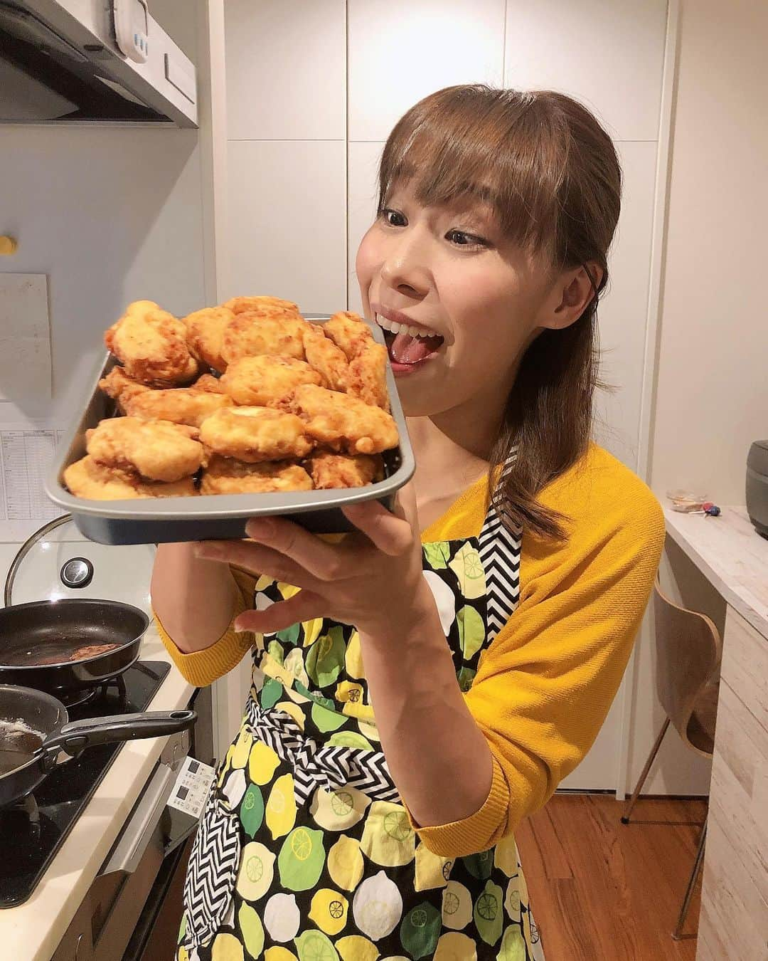 みきママさんのインスタグラム写真 - (みきママInstagram)「【マック風ナゲットに見えるナゲットです！！】. . . . . でも実は、半分木綿豆腐でできています✨✨✨. . . . . 食感はしっかりお肉です😋😋😋. . . . . 食べ放題のナゲット、止まらない〜😭😭😭. . . . #ナゲット #みきママ #豆腐ナゲット #fnceats」11月14日 13時09分 - mikimama_official