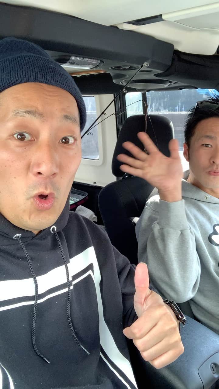 DJ MEGURUのインスタグラム：「明日開催の丸銀株主総会に向けてまずは食材をハンティング！  シェフのしゅうのじょうさんと共に現場で材料調達です🐟  さて、釣れるのか！？」