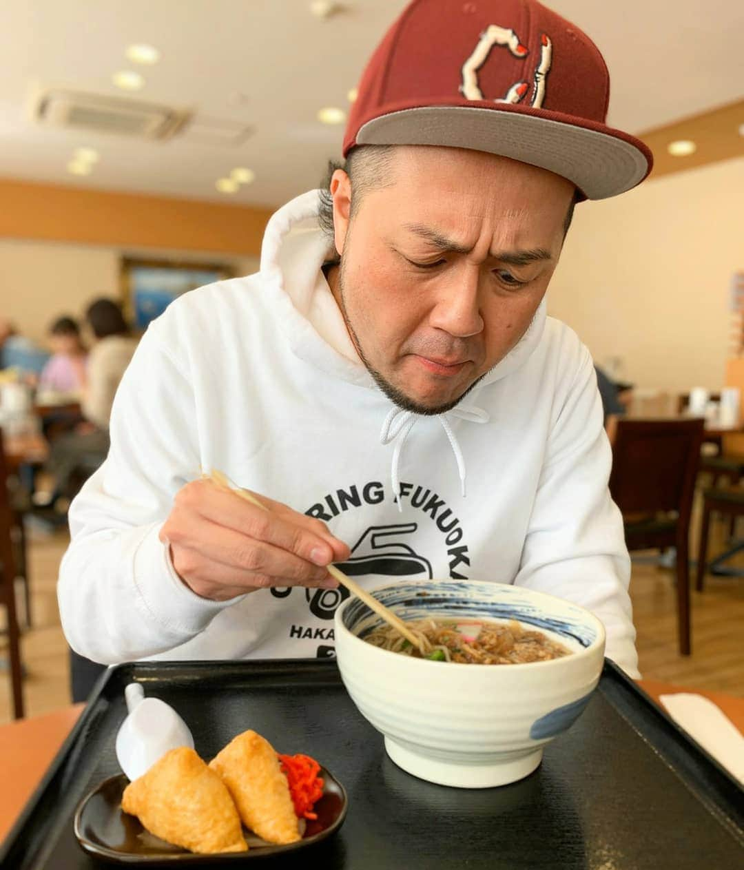 青木淳也さんのインスタグラム写真 - (青木淳也Instagram)「* * * 今日は2019年ラストの通院日でした。 検査結果は変わらず良好！ ありがた～い♪ * 先生に『今年もありがとうございました！また来年もお願いします！良いお年を！』って また今年も言えたことに感謝！ ありがた～い♪ * お気に入りの肉そばを食べて 熱々のホットコーヒーで一息。 * みなさんと奥さんの支え そして日々の健康に感謝！ ありがた～い♪ * * #ブルーリバー #良好 #通院 #復活 #食生活 #減塩 #picture #photo #ご協力 #支え #前進 #カーリング福岡 #感謝」11月14日 15時43分 - blueriveraoki