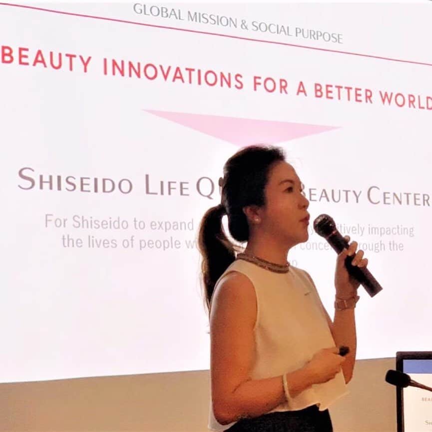 のインスタグラム：「In line with our corporate mission, "BEAUTY INNOVATIONS FOR A BETTER WORLD," the #ShiseidoLifeQualityBeautyCenter in Singapore held a special collaborative lunch talk at the #NationalSkinCentre where we invited more than 60 dermatologists, nurses and  pharmacists to provide appearance care tips.  #NSC #ShiseidoLifeQualityCenter #LifeQualityBeautyCenter #BeyondSkinDeep #LifeQualityMakeup #ShiseidoLifeQualityMakeup #shiseidoforsociety #shiseidosingapore #shiseido #資生堂ライフクオリティビューティーセンター #資生堂ライフクオリティービューティーセンター #シンガポール #資生堂 #资生堂  Singapore Life Quality Beauty Center: https://www.shiseidogroup.com/sustainability/slq/」