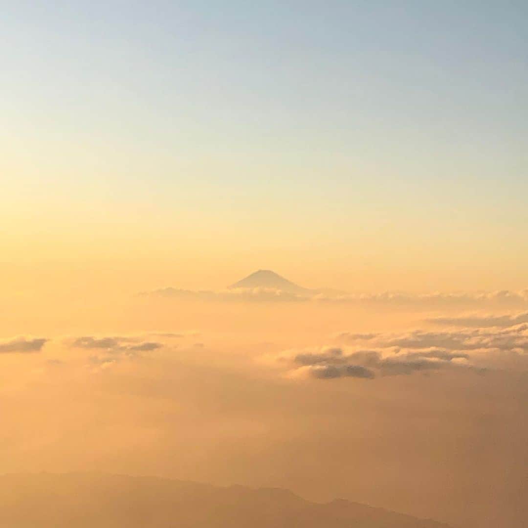 馬場典子さんのインスタグラム写真 - (馬場典子Instagram)「刻一刻と表情をかえる#富士山」11月14日 16時33分 - baba_channel