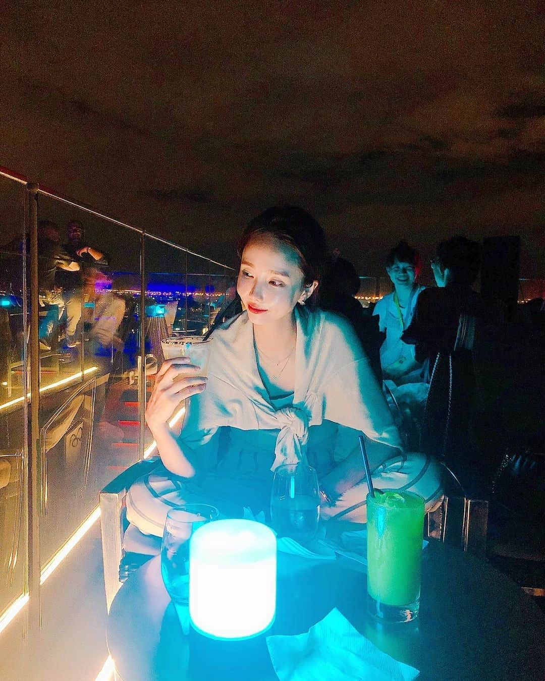 リンジさんのインスタグラム写真 - (リンジInstagram)「#달걀귀신#예전에#familytrip#thailand#rooftop#nonalcoholic」11月14日 16時46分 - linzy_minji