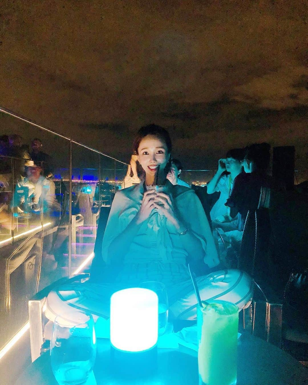 リンジさんのインスタグラム写真 - (リンジInstagram)「#달걀귀신#예전에#familytrip#thailand#rooftop#nonalcoholic」11月14日 16時46分 - linzy_minji