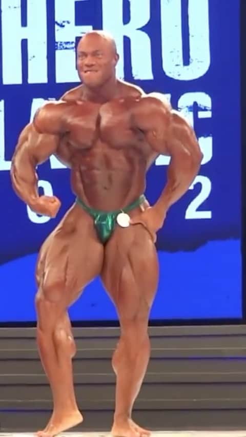 Phil Heathのインスタグラム：「Here is an old video of me posing in 2012 at the @sheruclassic held in New Delhi, India. The year prior I competed and won the same contest held in Mumbai fresh off winning my very first Mr Olympia title. During these two events held in India, I realized  the importance of competing around the world, as bodybuilding is held in over 190 countries and not everyone gets a chance to see us compete due to their own circumstances. The people of India have always been some of the most passionate, respectful and truly enthusiastic fans that when I was approached to come back to Mumbai this year for the IHFF @sheruclassic I couldn’t say no. My legacy of winning 7 Mr Olympias is great, but it also was these two post Olympia events that helped me reach a whole new fan base and have an opportunity to use my craft, bringing forth more awareness to bodybuilding along with overall health & wellness. I cannot express my appreciation and complete gratitude for being able to meet the people of India again and this time bring my beautiful @shuriecremona with me to share this experience. So far she has seen a glimpse of the love from the people here on day 1 of our trip and we both look forward to seeing everyone this weekend. Until then enjoy this badass video of me rocking the stage as you can see, hear and feel the energy in the arena that night. You can tell I had so much fun that I went against the rules and walked off the stage as I wanted to provide the people a chance to see me up close as many potentially would never have that chance ever again. Bodybuilding truly is about connecting your mind, body and spirit to achieve your personal work of body art. I have also learned one can appropriate that energy to connect with others in their pursuit of physical performance as it takes sometimes someone who has achieved something substantial to provide them encouragement and hope to go after one’s goals and aspirations. Posing for me is defined in many ways, but one I will leave you with is the ability for one to fully embrace their hard work and showcase their personal journey through a muscular, artistic flow of expression which provides a path well documented. Love to All! 💪🏽」