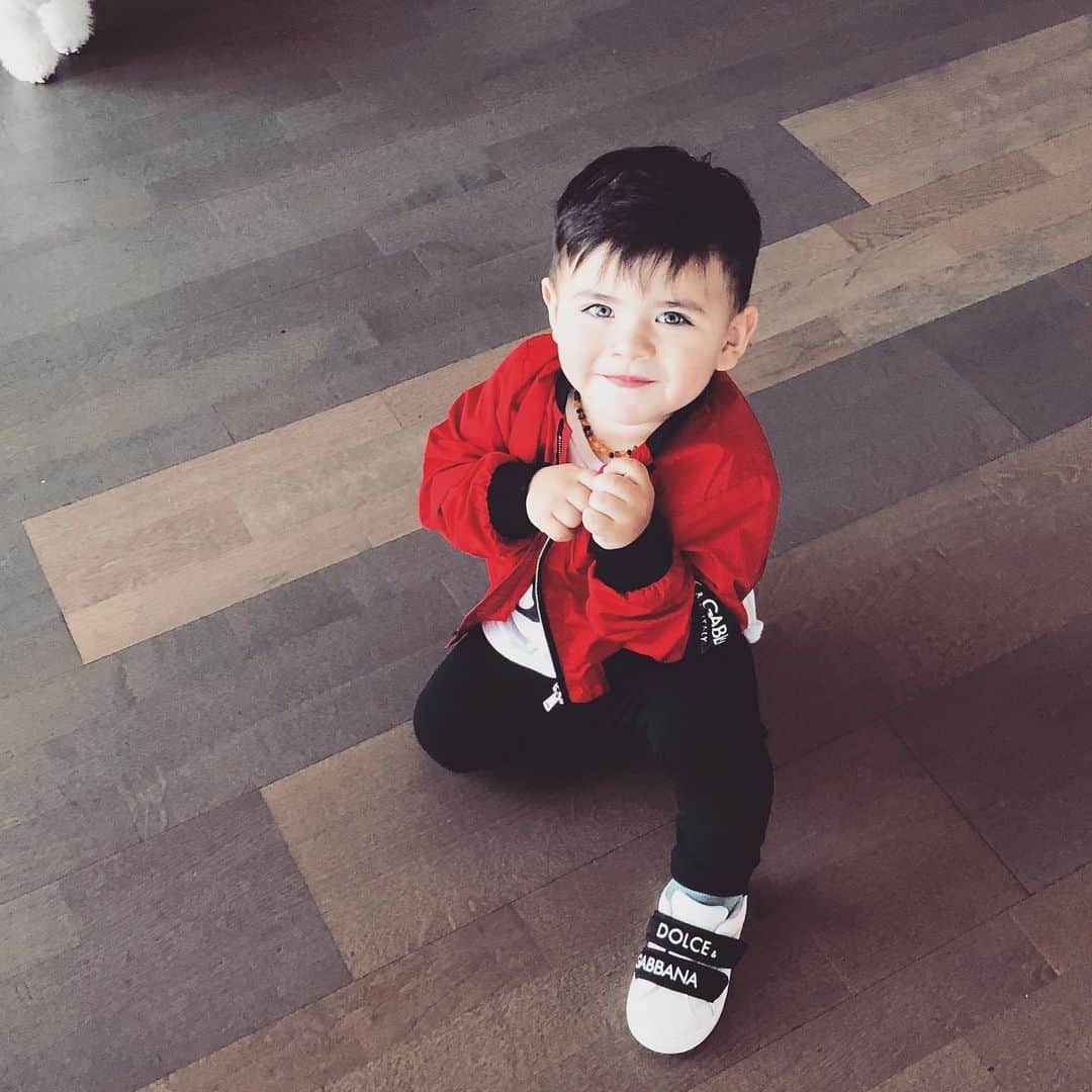レアンドロ・ダニエル・パレデスのインスタグラム：「Feliz cumple amor de papá 🎉🎊espero que seas siempre muy feliz ❤️te amo con mi vida 😍」
