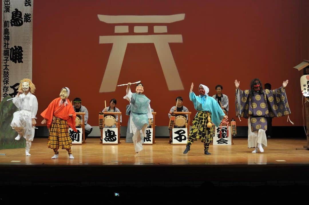 平塚市さんのインスタグラム写真 - (平塚市Instagram)「* 【文化の秋に芸能を楽しもう】 平塚市内に伝わる人形浄瑠璃や お囃子の公演を見に来ませんか。 *** 【第43回ひらつか民俗芸能まつり】 日時:11月17日(日)13:00～16:35 会場:平塚市中央公民館(平塚市追分1-20) ★入場無料 ★事前申し込み不要 **************** #手をつなぎたくなる街 #hiratsukagood #hiratsuka#平塚 #shonan#湘南 #民俗芸能まつり #ひらつか民俗芸能まつり #中央公民館#公民館 #平塚市中央公民館 #伝統芸能 #伝統#芸能#文化 #日本文化 #japanesetradition #japanesetraditional #人形浄瑠璃#浄瑠璃 #お囃子#囃子太鼓#甚句 #週末の過ごし方 #日々#暮らし #instagramjapan#igersjp」11月14日 17時00分 - hiratsukagood