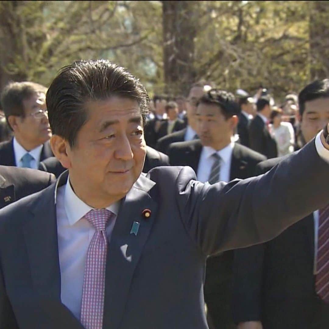 テレビ西日本「Cubetnc」さんのインスタグラム写真 - (テレビ西日本「Cubetnc」Instagram)「安倍首相の自民党総裁任期が２年を切り、 後継者争いが本格化しています。 閣僚の相次ぐ辞任や「桜を見る会」をめぐる 問題が出てくる中、 “次期首相”最有力候補と言われる 自民党・岸田政調会長がＣＵＢＥに初出演！ 今後の政局を生直撃します。 放送はあさって、16日（土）あさ10時25分からです。 ぜひ、ご覧ください！  #岸田文雄 自民党政調会長 #自民党総裁選 #福岡NEWSファイルCUBE #田久保尚英　#角田華子 #テレビ西日本　#TNC」11月14日 16時57分 - cubetnc