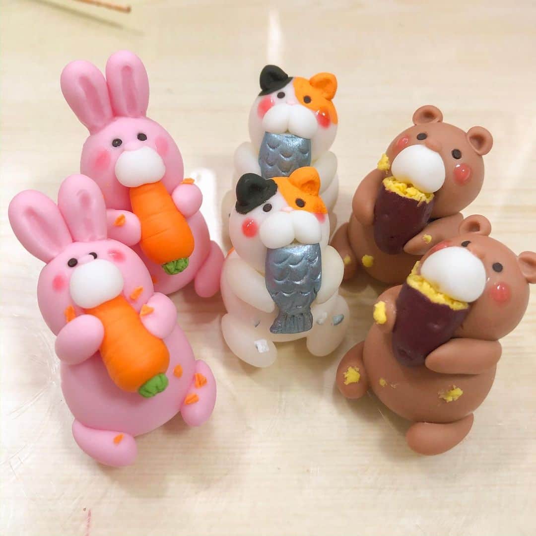 ちびあかぽんさんのインスタグラム写真 ちびあかぽんinstagram 秋ですね 少しずつ寒くなって参りました 秋といえばさつまいも 蜜たっぷりの濃厚な焼き芋を思わず想像しちゃいました という事で 顔がめり込むほど美味しそうに食べるクマさんを作っ