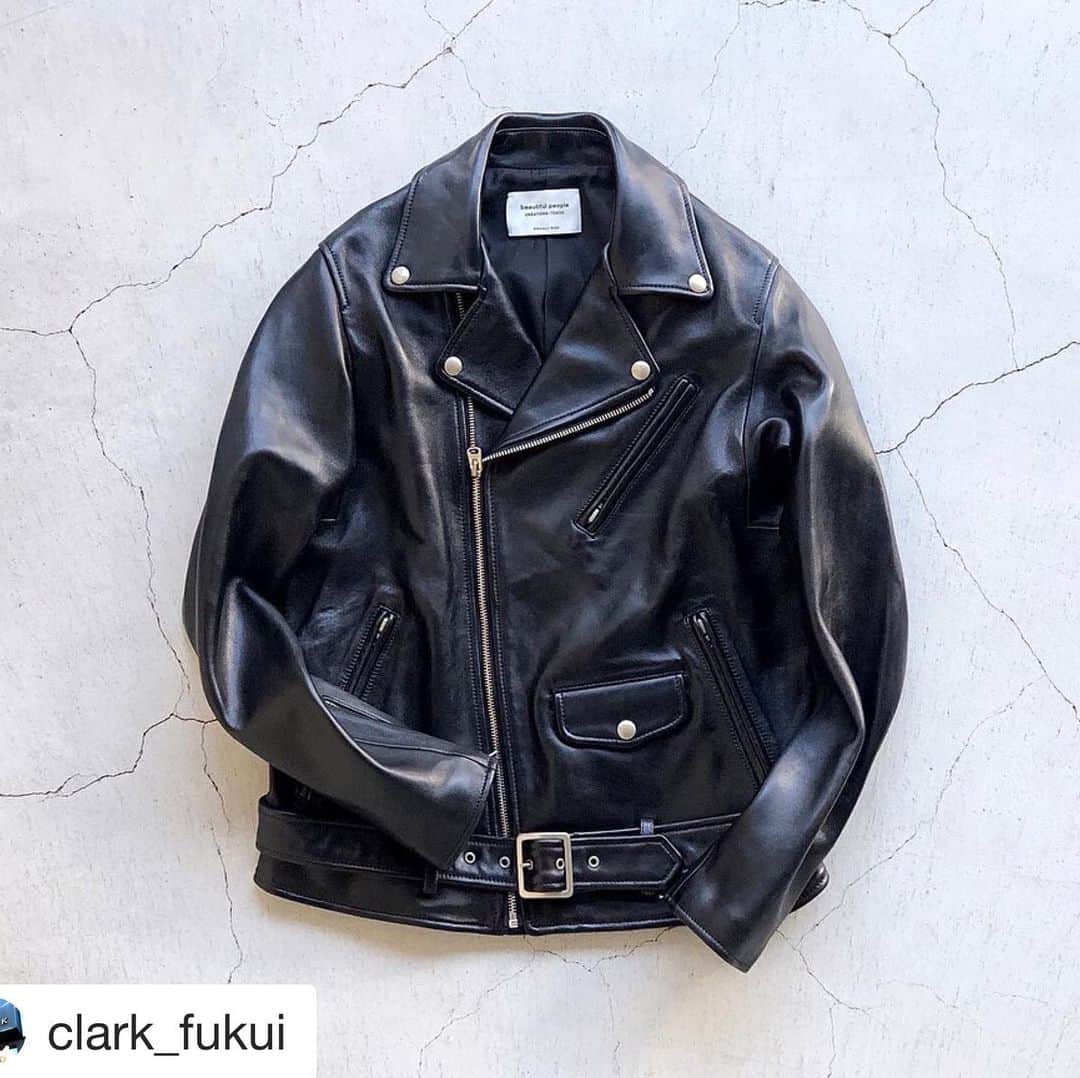 ビューティフルピープルさんのインスタグラム写真 - (ビューティフルピープルInstagram)「Thank you @clark_fukui ! #Repost ・・・ ｜aw19 新着｜beautiful people . beautiful people【ビューティフルピープル】 vintage leather riders jacket size180 / size190  black（110,000） . これぞ名ライダース、久々の入荷 変わらぬ名品番は、スラックスなんかとサラッと 合わせて”脱”男臭さ スマートでいてタフな一着です . ピポットスリーブに、タイトでも窮屈にならない 絶妙なカッティングが心地良い！ 染色時に特殊oilを施し、ベジタブルなめし特有の 芯の硬さを排除し滑らかな仕上げ 後にハンドアイロンで程よいハリ感と艶感を調整 ライダースはこれ一着をぜひ末長く！」11月14日 17時22分 - beautifulpeople_officialsite