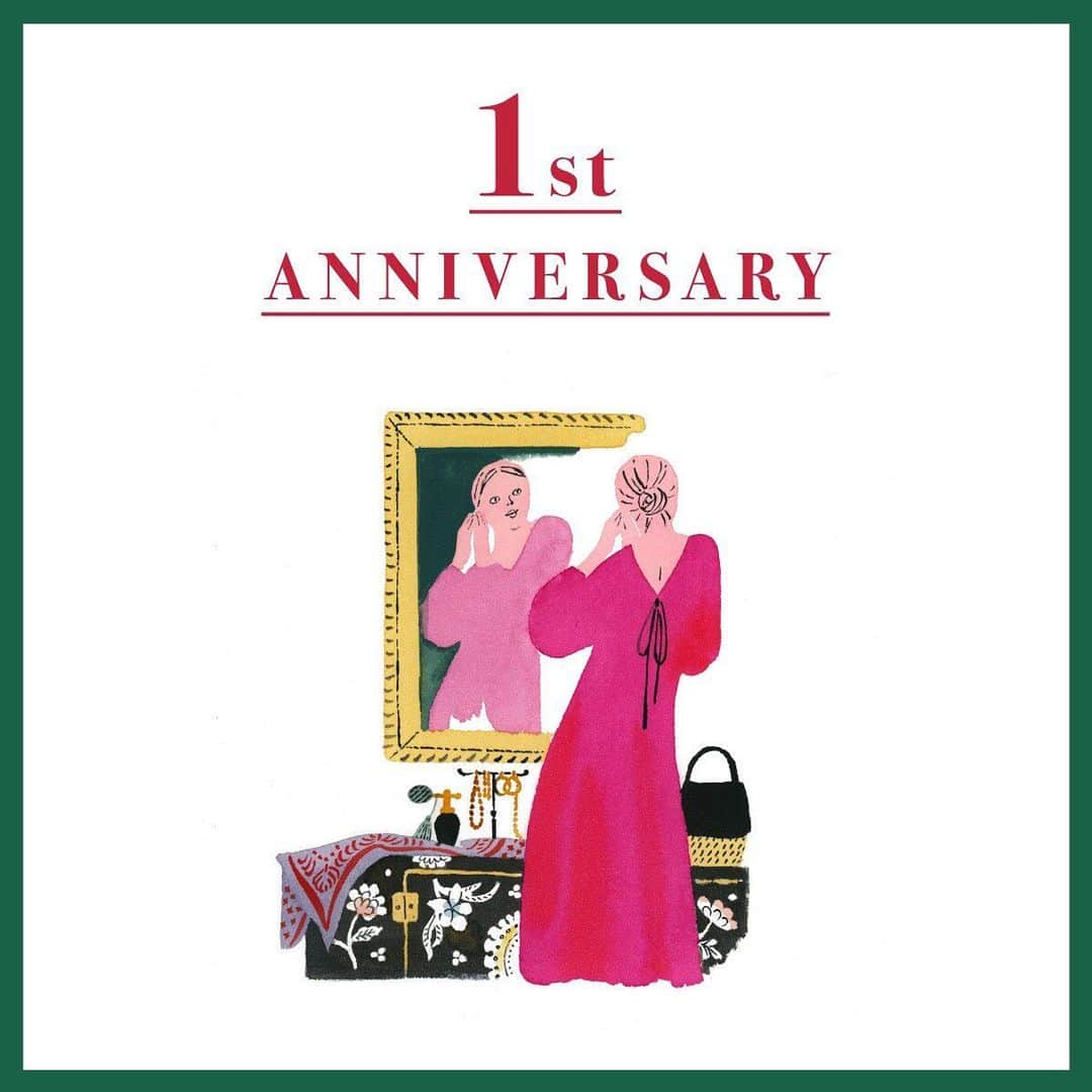 のインスタグラム：「【丸の内店1周年記念！】 いつもハウス オブ ロータスをご愛顧いただき、誠にありがとうございます。2018年11月に丸の内 二重橋スクエアにオープンいたしました丸の内店がこのたび一周年を迎えます。これを記念して、11月15日(金)から限定アイテムをご用意しました。  なお、税込20,000円以上お買い上げの方に、オリジナルロータスプリントのバッグをプレゼントいたします。 この機会にぜひ、ご来店ください。 【丸の内店1周年限定アイテム】 ♢モロッコのノスノスバッグ ノスノスとは、アラビア語で半分半分という意味。モロッコの職人の手により、革とヤシの葉の2つの素材を組み合わせて作られた、シンプルながら存在感のあるハウス オブ ロータスでは人気のバッグです。今回はカラーやサイズを豊富に揃え、ドット柄があしらわれたショルダータイプのシリーズも、数量限定で展開いたします。 ♢東欧のホワイトフェルトオーナメント クリスマスツリーに飾ったり、プレゼントに添えても可愛らしい、ハンガリーから届いたフェルトオーナメント。金糸やスパンコールの刺繍がひとつひとつ異なる表情で、手仕事の温かみ溢れるこの時期にぴった りのアイテムです。 #ハウスオブロータス丸の内店 #ハウスオブロータス #houseoflotus」