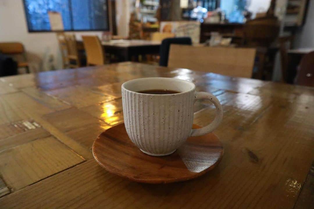 石井輝明さんのインスタグラム写真 - (石井輝明Instagram)「埼玉、草加。 今日は幕張でした。 終わりに明日の上方演芸会のネタ合わせ。 人が書いたネタって覚えるの大変。 安田くんの気持ちが少しわかった。  #cafegalleryconversion #cafe #coffee #カフェ #埼玉カフェ #草加カフェ #カフェ芸人 #初めての上方演芸会 #楽しみでもあり不安でもある #なんとかなりますよーに #なんとかなりますよ #ほんまでっか #ありがとうございます #頑張ります」11月14日 17時36分 - comandanteishii