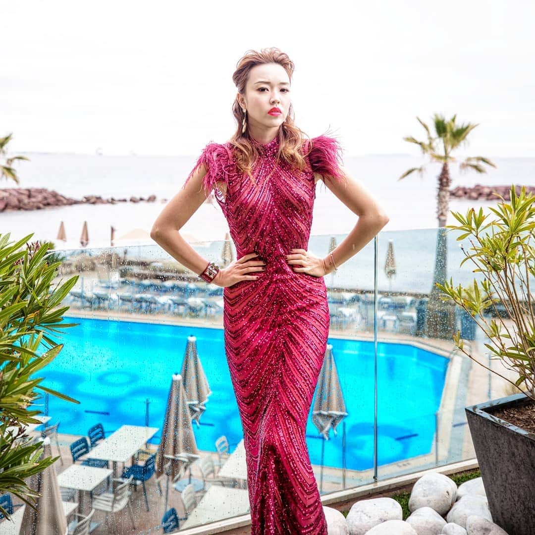 Nicole Chenのインスタグラム：「Beautiful scenery always remember . Photoshoot with @valeri_irina ! Amazing Europe trip when I dj for Cannes film festival :) #throwback #photoshoot #dj」
