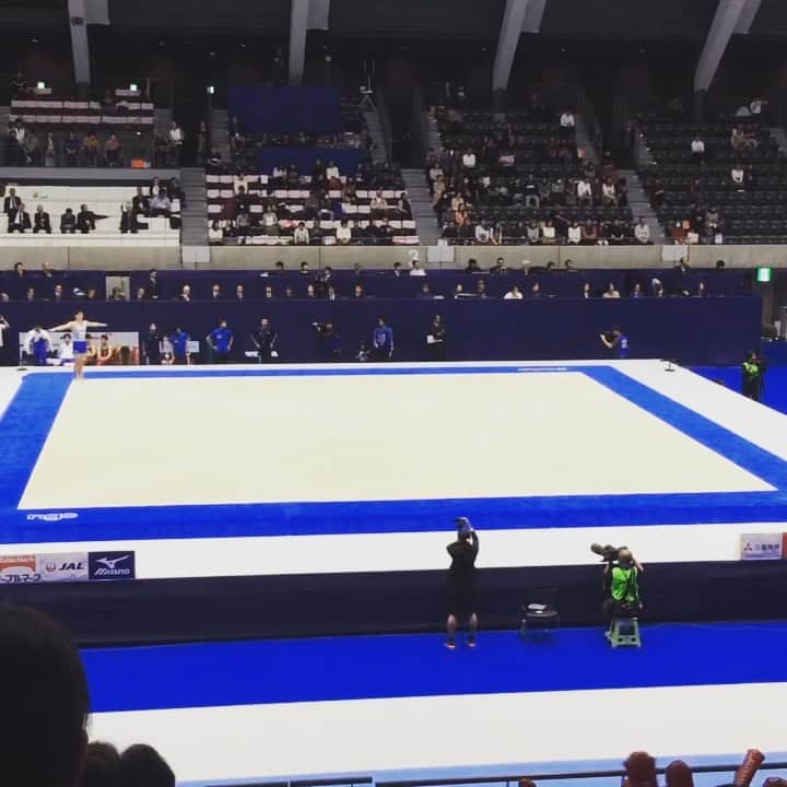 早坂尚人のインスタグラム：「リクエストあったのでどうぞ🙆‍♂️ #全日本団体2019 #セントラルスポーツ #ゆか #6.3 #8.5 #最初の種目 #いい感じの緊張感で出来ました #4回ひねり吹っ飛ぶかと思った #めっちゃいい出来ではないけど常にこのくらいの演技出せたら良し」