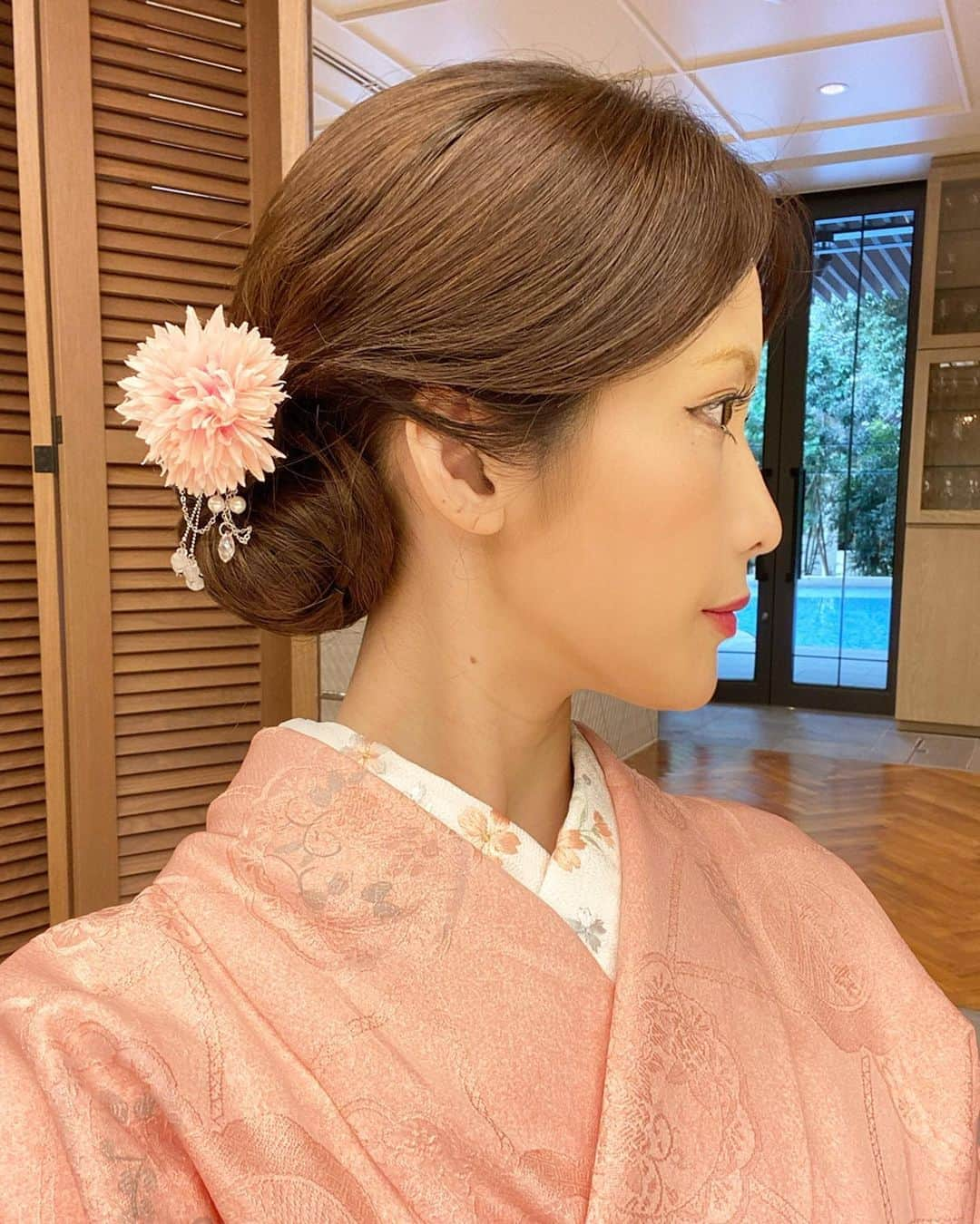 CHIHAさんのインスタグラム写真 - (CHIHAInstagram)「母と、雅叙園で素敵な一日を過ごしました🌸﻿ ﻿ ﻿ ﻿ #kimono #japanese #japanesecalture #ikebana #ikebanaflowers  #japanesestyle #gajyoen #雅叙園 #着物 #日本 #いけばな　#いけばなx百段階段2019  #百段階段　#百段階段2019 #庭園　#着物ヘア #着物髪型 #着物コーディネート」11月14日 18時19分 - chiha6170