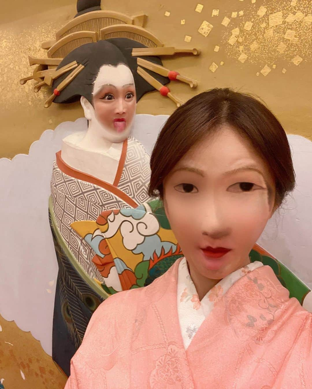 CHIHAさんのインスタグラム写真 - (CHIHAInstagram)「母と、雅叙園で素敵な一日を過ごしました🌸﻿ ﻿ ﻿ ﻿ #kimono #japanese #japanesecalture #ikebana #ikebanaflowers  #japanesestyle #gajyoen #雅叙園 #着物 #日本 #いけばな　#いけばなx百段階段2019  #百段階段　#百段階段2019 #庭園　#着物ヘア #着物髪型 #着物コーディネート」11月14日 18時19分 - chiha6170