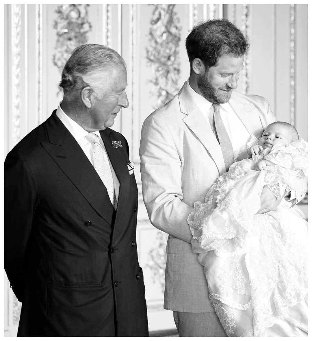 英ヘンリー王子夫妻のインスタグラム：「Happy birthday to His Royal Highness The Prince of Wales - Sir, Pa, Grandpa! 🎂  Photo credit: Chris Allerton © SussexRoyal」