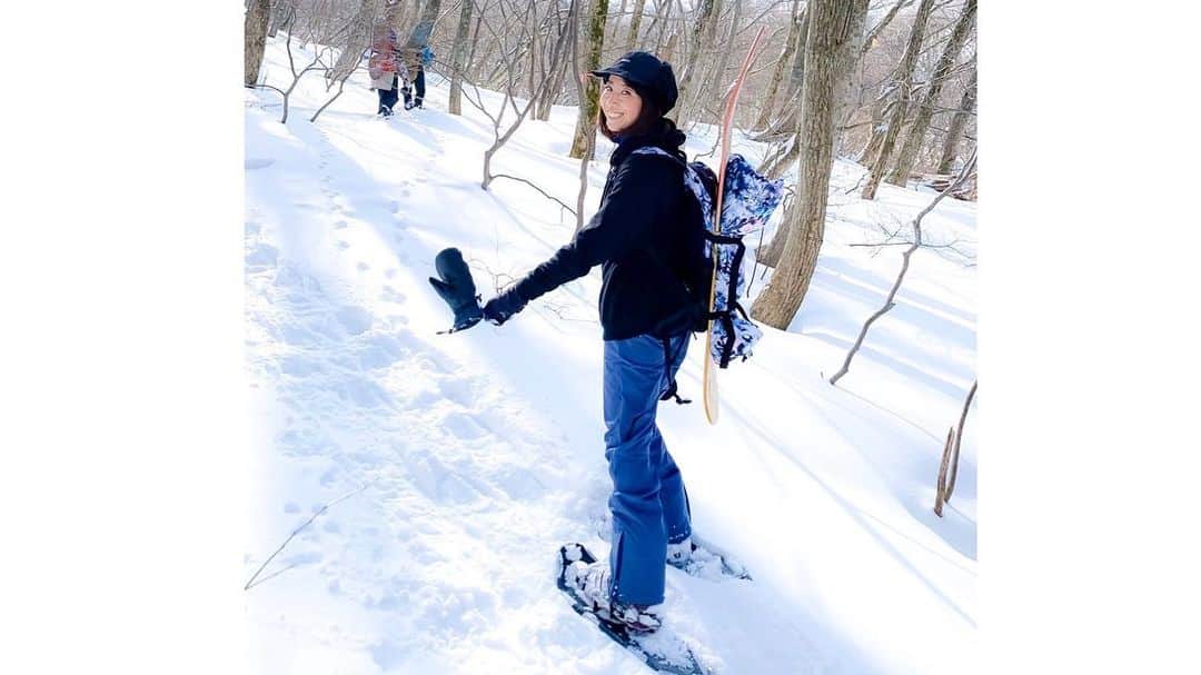 金子藍さんのインスタグラム写真 - (金子藍Instagram)「東北でも初雪観測しましたね☃️ 山シーズンはすぐそこ . @hidden_west , @kaorimayaguchi に誘っていただき、鳥取県にある大山の魅力のPR動画に参加させて頂いてます🏔 . 素早らしい景色、美味しい精進料理と、自然に食に恵まれている大山 知らないと損... かおりんの滑りは圧巻、私のこけっぷりもついでに見ていただけると嬉しいです😆 . 2020年のユキイタツアーの日程も決まり、予約開始しています🗓 ツアーに参加する事により安心して山を楽しめるのはもちろんの事こと、山の魅力をガイドしてもらえるのもこのツアーの見どころ👀 この機会に是非体験してみてほしい🏂 . #大山 #ユキイタ #スノーボード #精進料理 #スノーシュー #山 #自然 #nature #鳥取 #鳥取観光」11月15日 4時38分 - aikaneko_surf