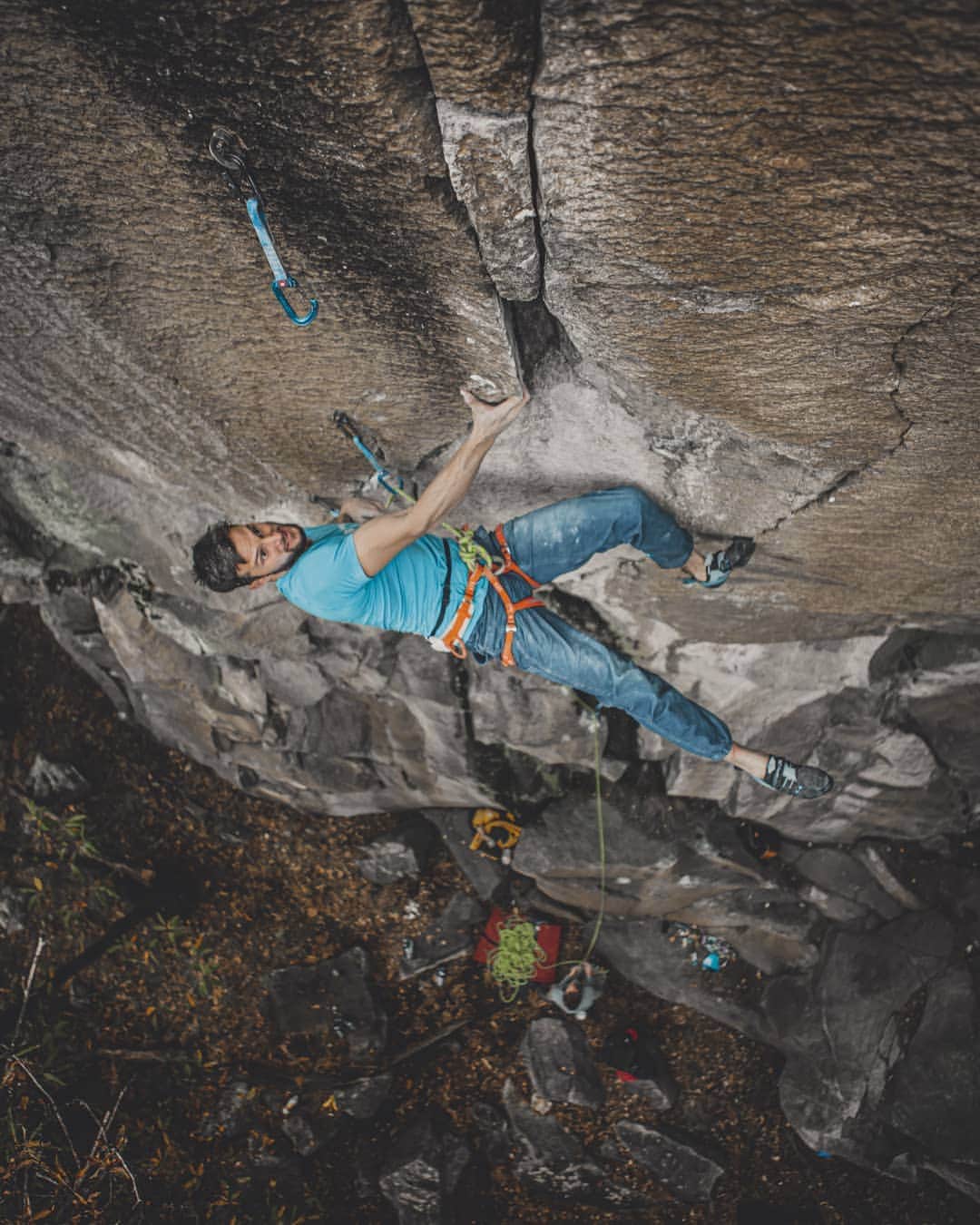 のインスタグラム：「I really wanted to climb this one with using trad. gear only. Unfortunately some wet holds and small protection influenced on my decision 😨😁. Would be nice to go back to Cresciano for some sport/trad routes. 📸: @lenadrapella • @ocun.climbing @scarpaspa @vibram」
