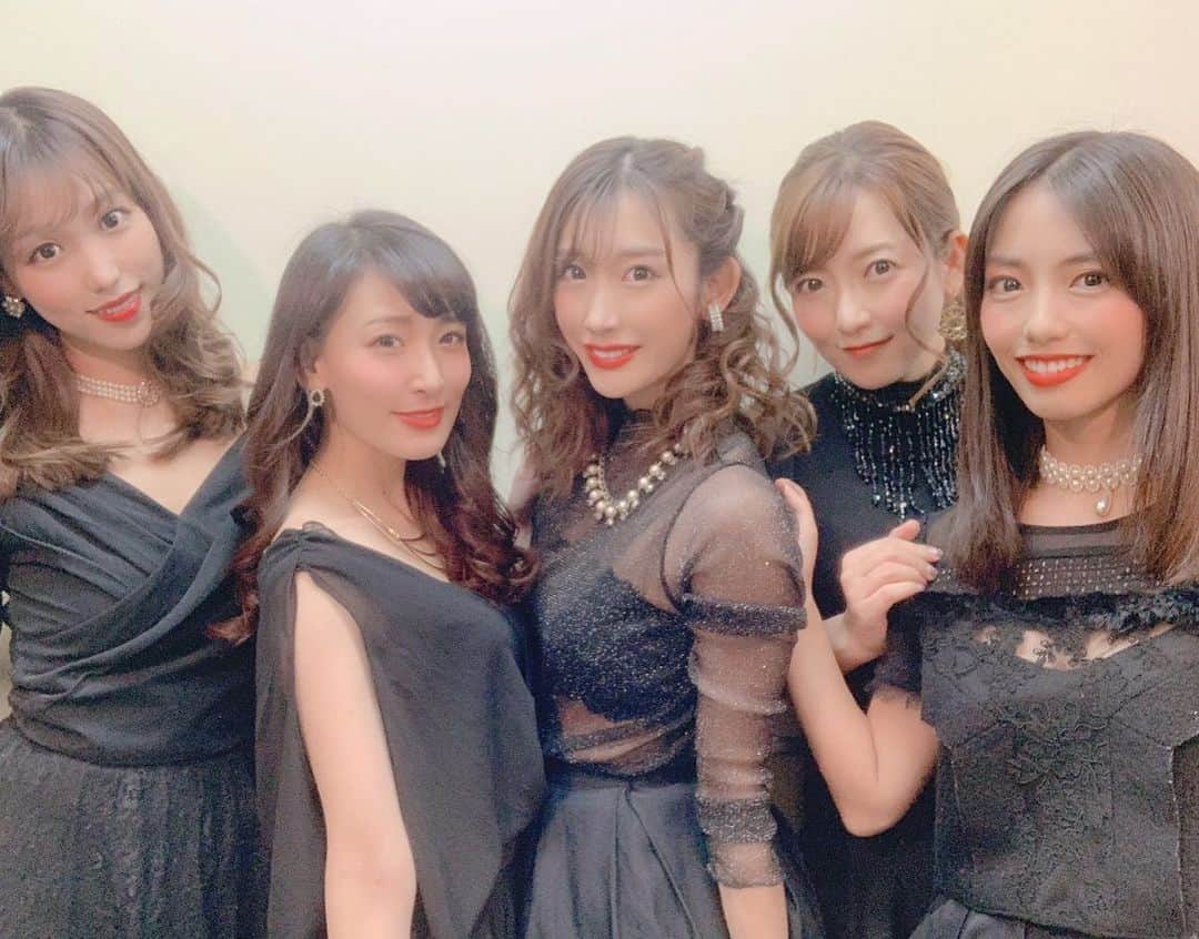 大河内美紗さんのインスタグラム写真 - (大河内美紗Instagram)「R #ライブ ❤️あかねBDできて良かったおめでとう㊗️最高のメンバー❤️みんな面白楽しいステキ女子集まってます！　#sdn48 #live #idol #大人アイドル #穐田和恵　#大河内美紗 #小原春香　#福田朱子　#あーる」11月14日 20時25分 - misa_okochi