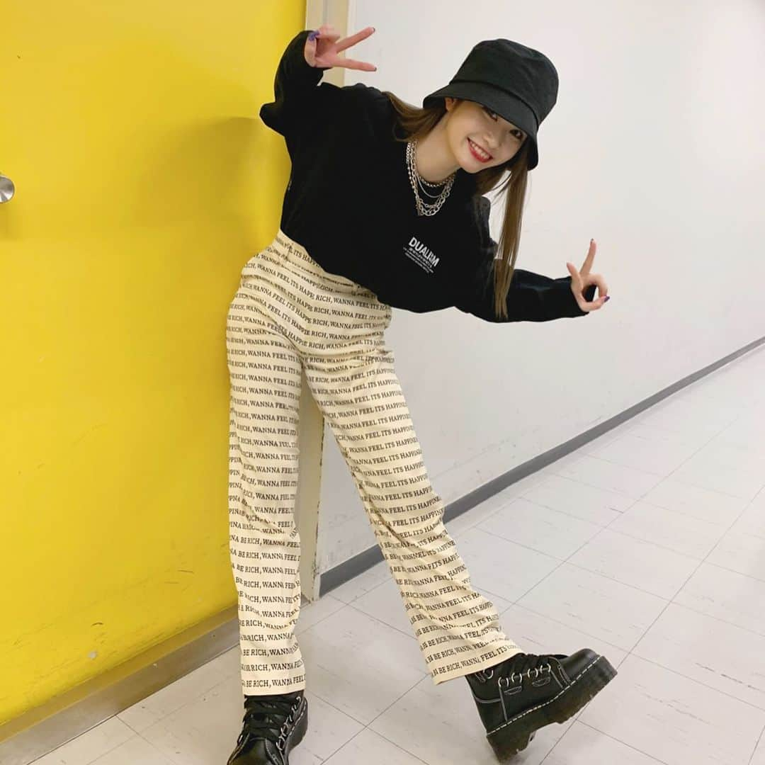 生見愛瑠さんのインスタグラム写真 - (生見愛瑠Instagram)「一応ぴーす✌︎ #めるのふく #ootd」11月14日 20時27分 - meru_nukumi