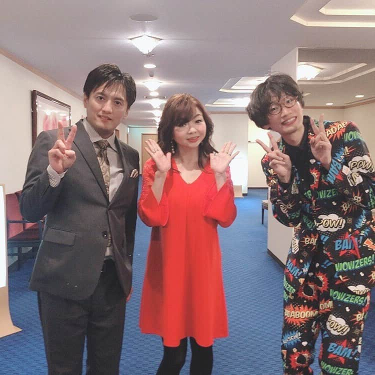 もりやすバンバンビガロさんのインスタグラム写真 - (もりやすバンバンビガロInstagram)「今日はモモコ姉さん、ギブソン兄さんと一緒の営業でした‼️嬉しさバンバンです♪♪ #ハイヒールモモコ 姉さん #ヤナギブソン　兄さん　#もりやすバンバンビガロ #🍎」11月14日 20時27分 - moriyasubanbanbigaro