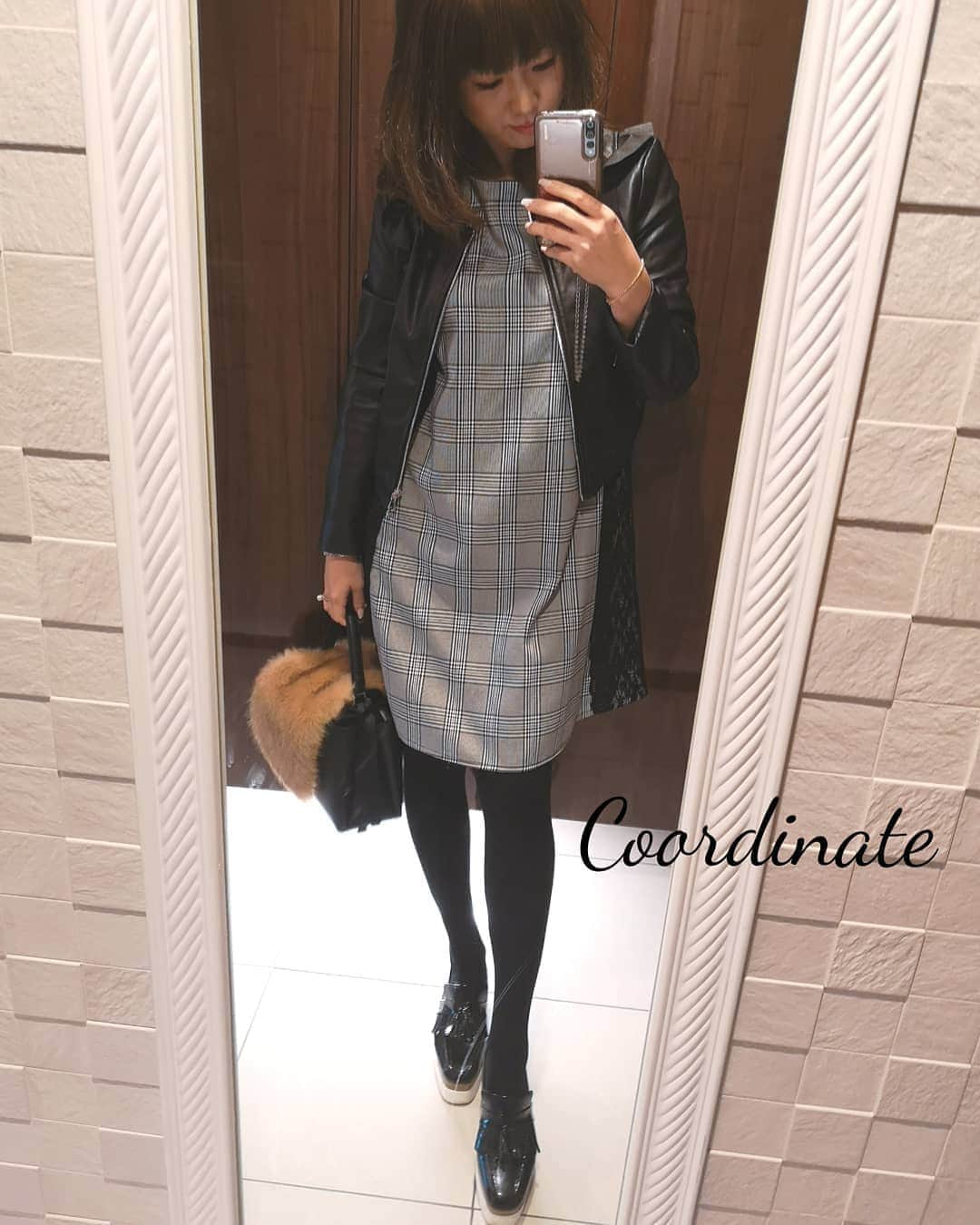 のインスタグラム：「お出かけ💕  レザージャケット　@zara  ワンピース　@lerevevaniller  ローファー　@donobanweb」