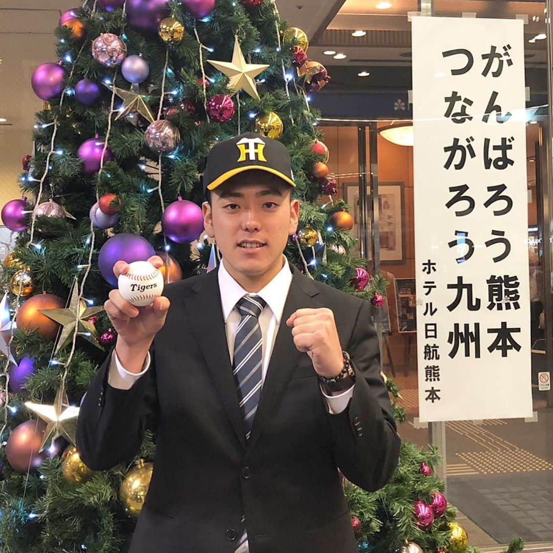 阪神タイガースさんのインスタグラム写真 - (阪神タイガースInstagram)「本日、ドラフト6巡目で指名しました小川一平選手との仮契約を行いました！ 「一軍の舞台で、ストレートで三振を取る姿を、タイガースファンの方々に1日でも早く見てもらえるように頑張ります！」 #小川一平 選手 #6巡目 #阪神タイガース #仮契約」11月14日 20時39分 - hanshintigers_official